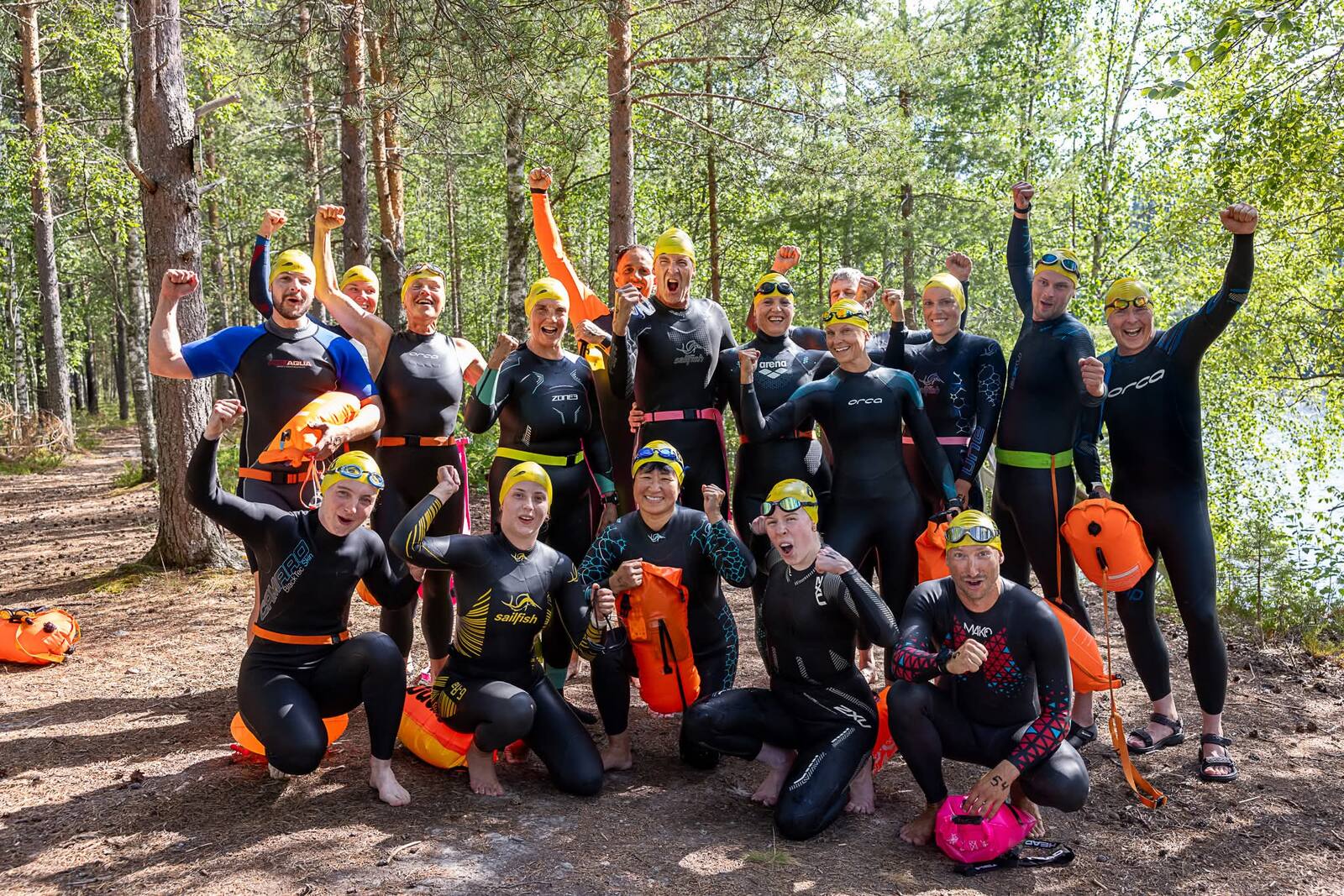 Gruppjubel efter målgång